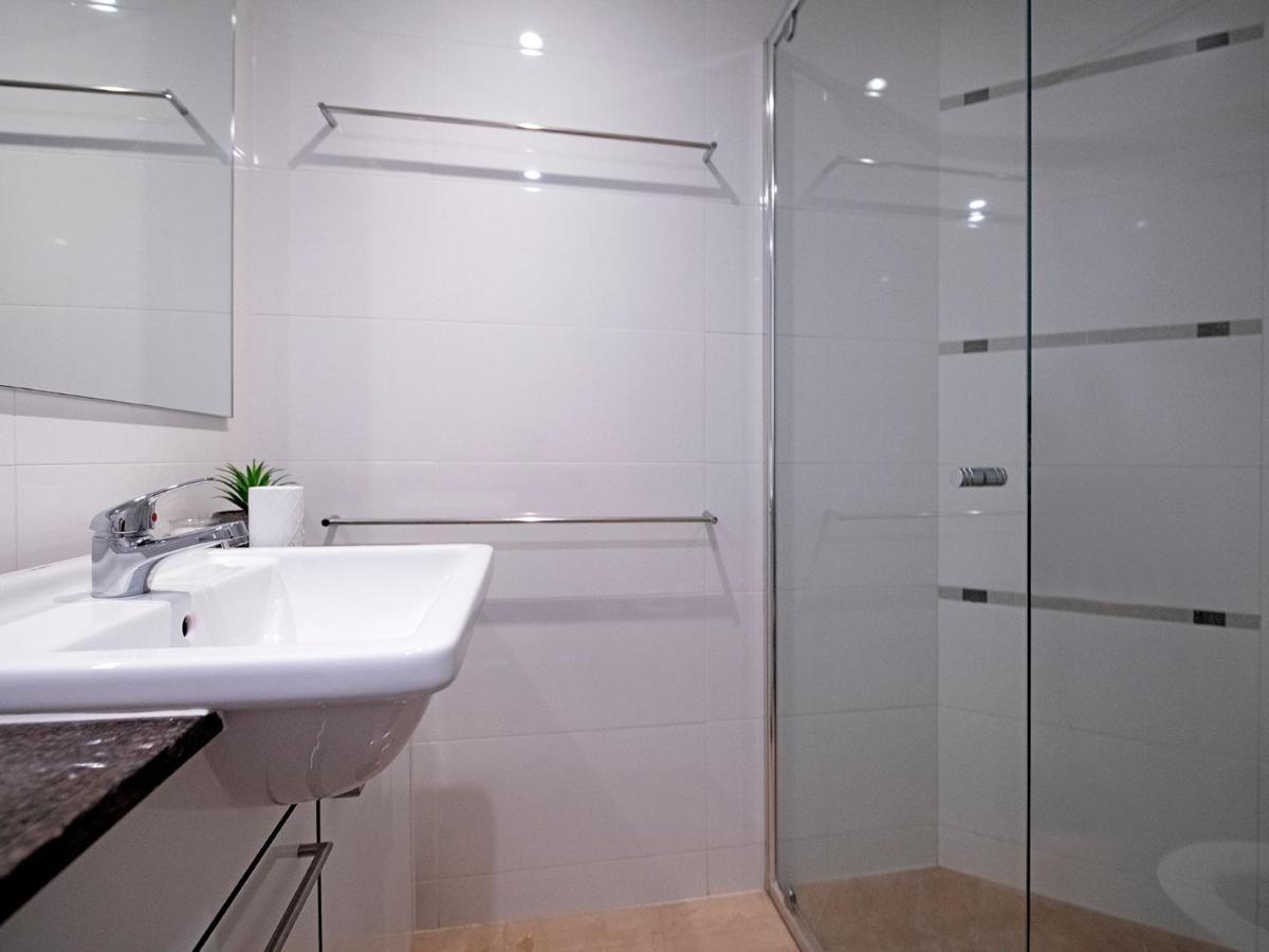 Modern 2 Bedroom Apartment In Sierra Grand - Coasthm Gold Coast Dış mekan fotoğraf