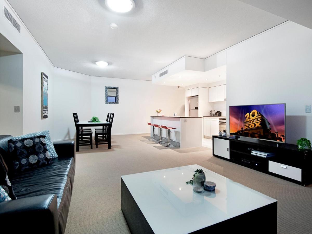 Modern 2 Bedroom Apartment In Sierra Grand - Coasthm Gold Coast Dış mekan fotoğraf