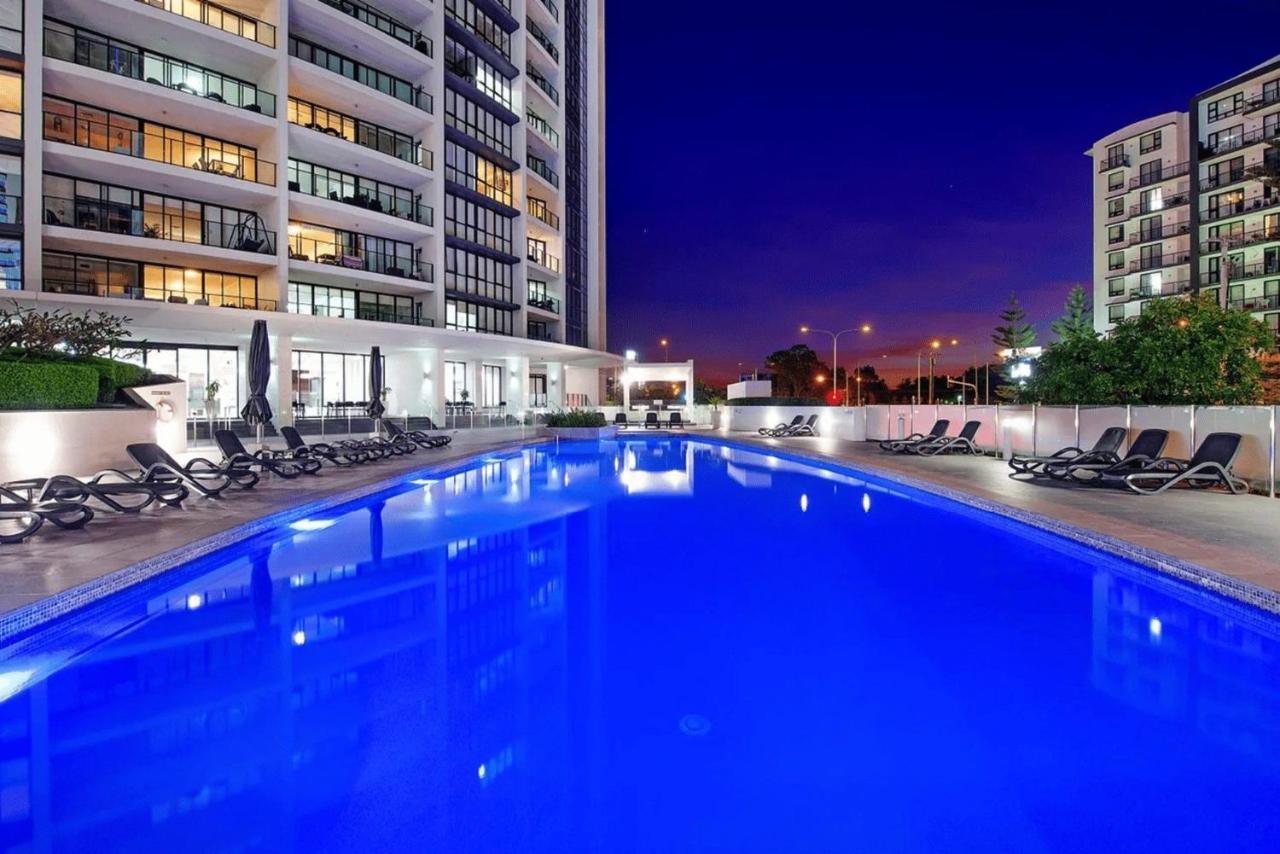 Modern 2 Bedroom Apartment In Sierra Grand - Coasthm Gold Coast Dış mekan fotoğraf
