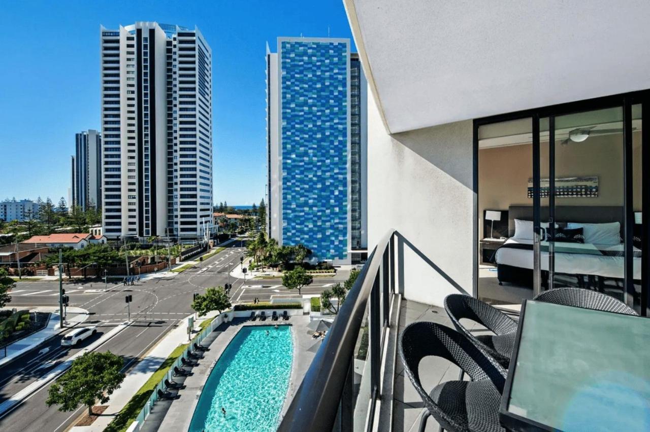 Modern 2 Bedroom Apartment In Sierra Grand - Coasthm Gold Coast Dış mekan fotoğraf